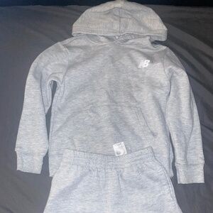 New balance sweat suit/shorts